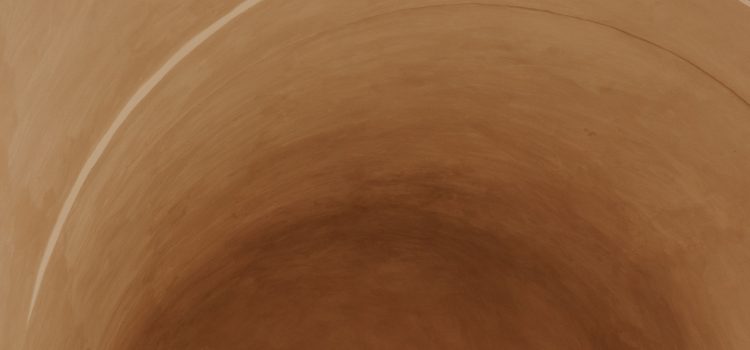 Ontdek wanneer het ophogen van een kruipruimte nodig is, welke methoden er zijn en waarom zuig- en blaastechniek vaak de snelste en efficiëntste oplossing vormen.
